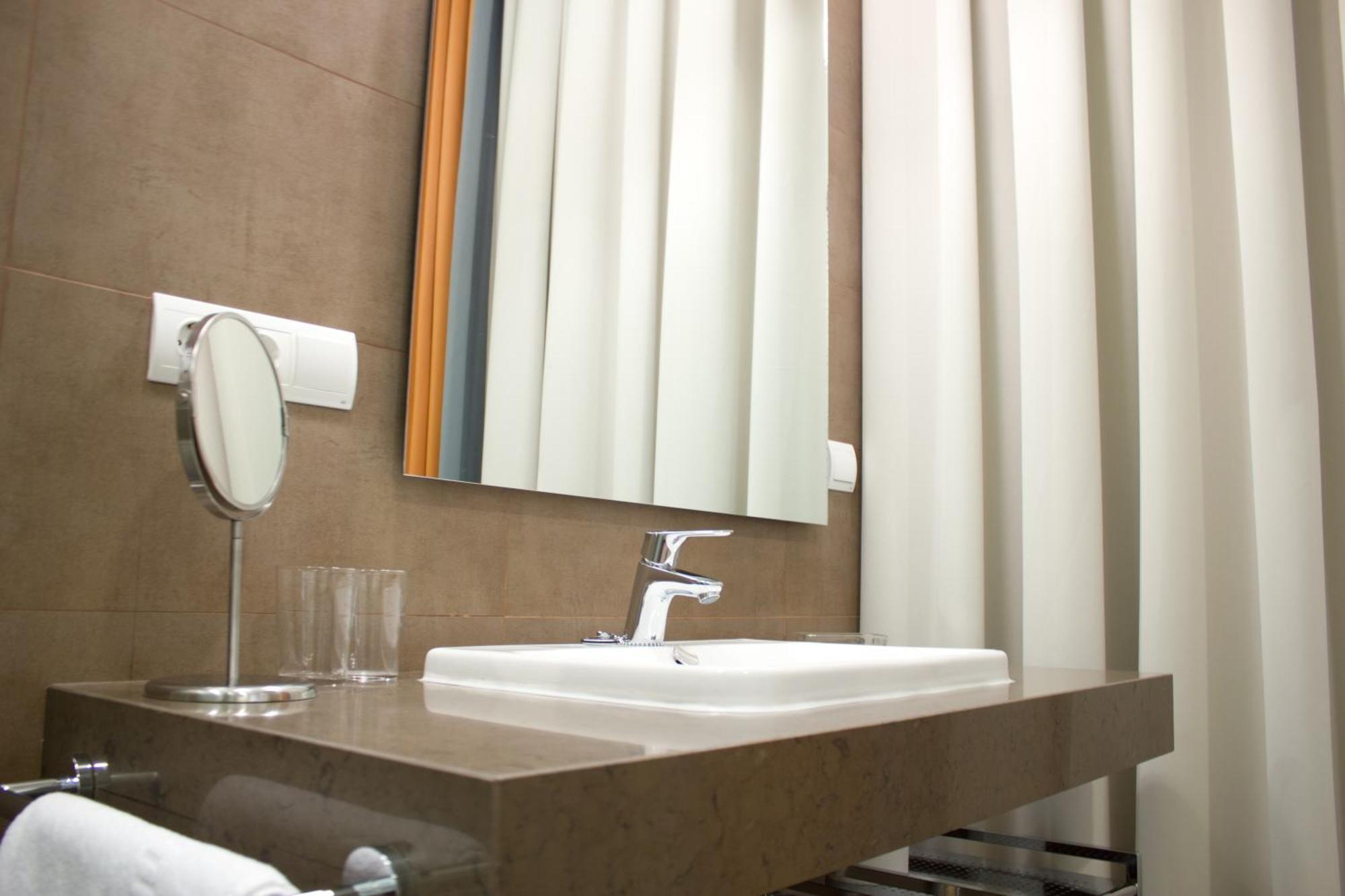 סביליה Life Apartments Alberto Lista מראה חיצוני תמונה